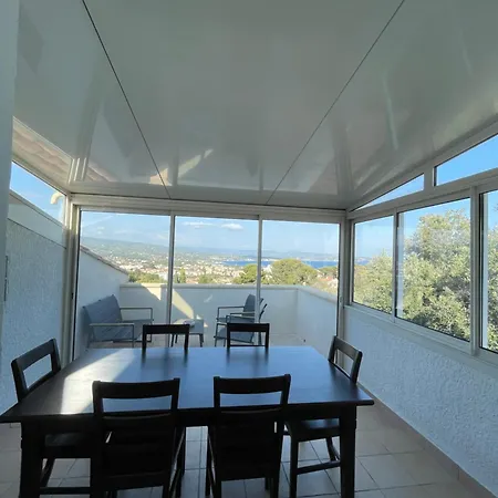 Apartment De Avec Vue Et Terrasse