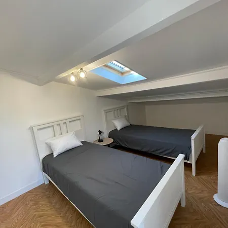 De Avec Vue Et Terrasse Apartment *